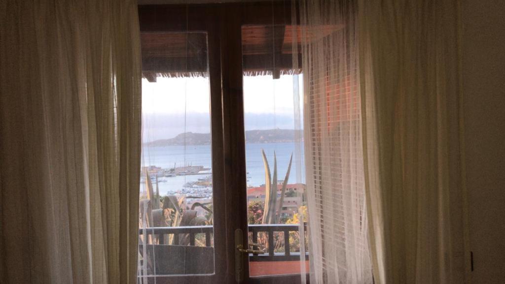 Holiday House Palau Bagian luar foto