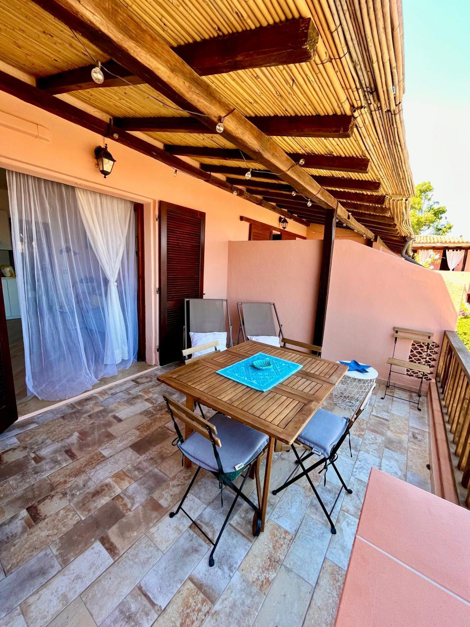 Holiday House Palau Bagian luar foto